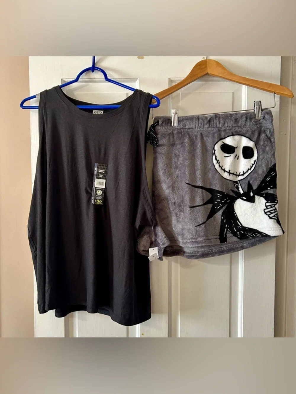 Women Disney the nightmare before Christmas lounge shorts with top 2X plus - Picture 2 of 6